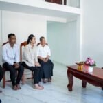 លោកជំទាវបណ្ឌិត ពេជ ចន្ទមុន្នី ហ៊ុន ម៉ាណែត បានអញ្ជើញប្រគល់ផ្ទះជូនក្រុមគ្រួសារវីរកងទ័ពដែលបានពលីជីវិតការពារជាតិមាតុភូមិក្នុងអំឡុងពេលយោធាថៃឈ្លានពានកម្ពុជា!
