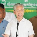 ឯកអគ្គរដ្ឋទូតចិន អញ្ជើញចុះសួរសុខទុក្ខ និងនាំយកអំណោយស្ថានទូតចិន ចែកជូនបងប្អូនប្រជាពលរដ្ឋភៀសសឹក ដែលមិនទាន់អាចវិលត្រឡប់ទៅលំនៅដ្ឋានវិញ នៅមណ្ឌលសុវត្ថិភាពវត្តពើងអង្កាម